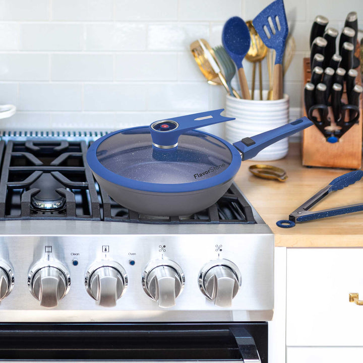 Batería de Cocina Flavorstone Light Master Set de 24 cm con 8 piezas sartenes, cacerola, comal y accesorios ¡Incluye un regalo especial!